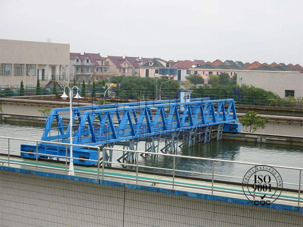 行車式刮泥機 行車式刮泥機